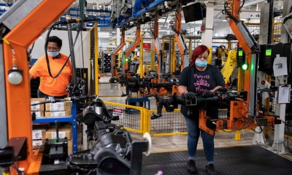 Vì sao ngay cả các nhà sản xuất sơn cũng lo sợ thiếu chip?