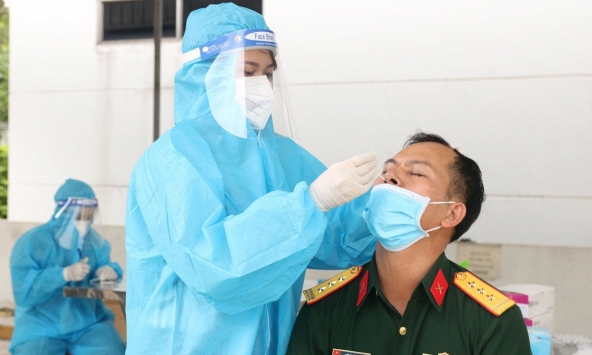 Cả nước có 5.598 ca dương tính COVID-19 trong ngày 1/11, TP.HCM giảm 114 ca