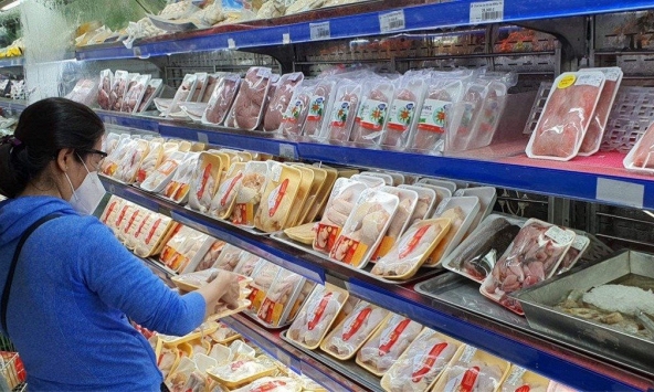 Thủy hải sản, thực phẩm chế biến sẵn giảm sâu tại siêu thị