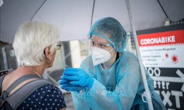 WHO cảnh báo tốc độ COVID-19 lây lan ở châu Âu 'rất đáng lo ngại'