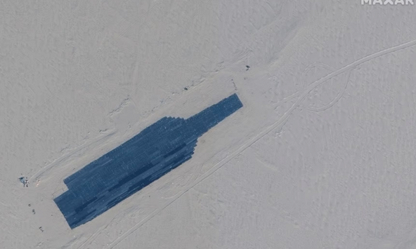 Quân đội Trung Quốc sử dụng tàu sân bay giả của Mỹ để làm mục tiêu thử nghiệm tên lửa 