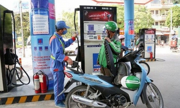 Giá xăng sẽ tiếp tục tăng vào ngày mai?