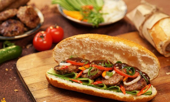 Món ngon mỗi ngày: Bánh mì thịt nướng sả mayo
