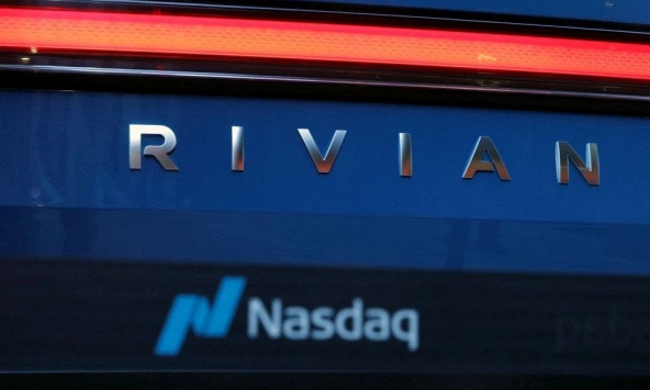 Công ty xe điện do Amazon hậu thuẫn được định giá hơn 100 tỷ USD sau đợt IPO lớn nhất thế giới