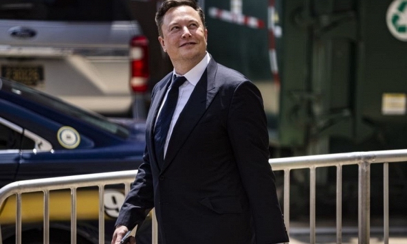 Elon Musk bán 5 tỷ USD cổ phiếu của Tesla