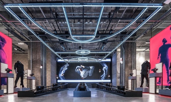 Doanh thu của Adidas thấp hơn kỳ vọng