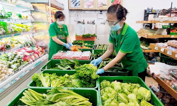 Giá thực phẩm 12/11: Rau xanh tăng giá từ 2.000-5.000 đồng/kg