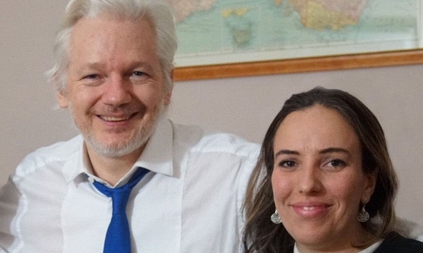 Nhà sáng lập WikiLeaks kết hôn trong nhà tù được canh gác nghiêm ngặt nhất nước Anh