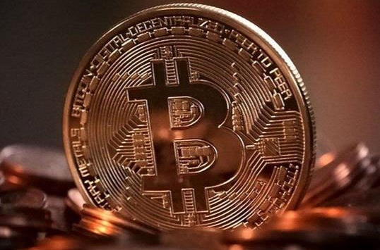 Bitcoin lao dốc về khu vực 61.000 USD, thị trường tiền ảo ngập trong sắc đỏ