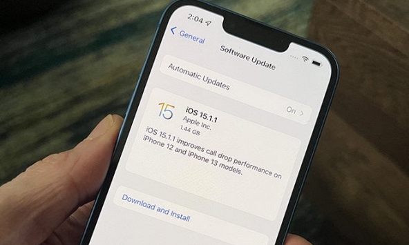Apple tung bản cập nhật iOS 15.1.1, và hàng loạt lỗi trên iPhone 12 và iPhone 13