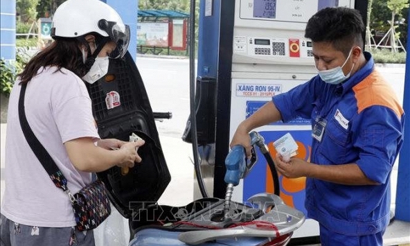 Giá xăng được dự báo giảm hơn 1.000 đồng/lít
