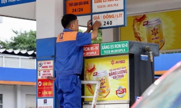 Giá xăng giảm sâu sau 5 lần tăng liên tiếp