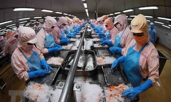 Cơ cấu lại nền kinh tế với đột phá chiến lược về hoàn thiện thể chế