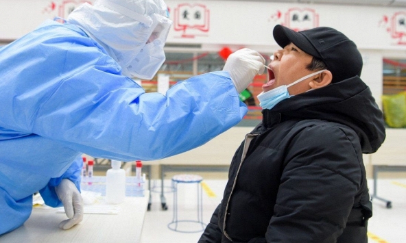 Vì sao Trung Quốc trung thành với 'Zero-COVID', bất chấp sự xuất hiện của biến thể Omicron?