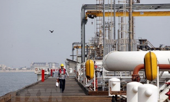 OPEC+ nhất trí tiếp tục kế hoạch tăng sản lượng khai thác dầu mỏ