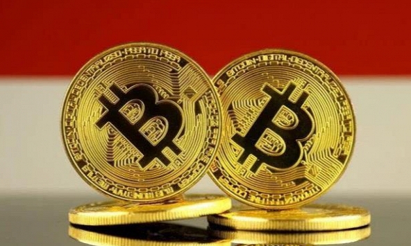 Bitcoin giảm mạnh, thị trường tiền điện tử lao dốc 