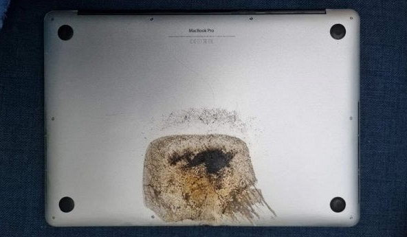 MacBook Pro tự nhiên bốc cháy khiến người dùng bị thương
