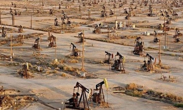 Giá dầu thế giới tăng nhẹ 