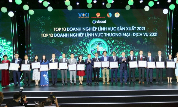 Vinamilk 6 lần liên tiếp được vinh danh trong Top 10 Doanh nghiệp phát triển bền vững nhất Việt Nam 2021