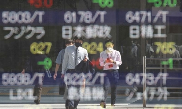 Biến thể Omicron tiếp tục gây áp lực lên thị trường chứng khoán châu Á