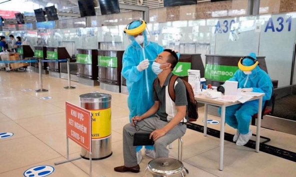 Chuyên gia khuyến cáo khách bay nội địa nên xét nghiệm COVID-19 