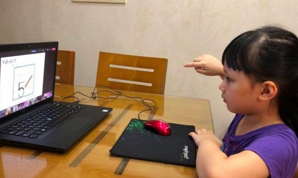 Bộ GDĐT khẳng định, học sinh lớp 1,2 không bắt buộc thi trực tiếp