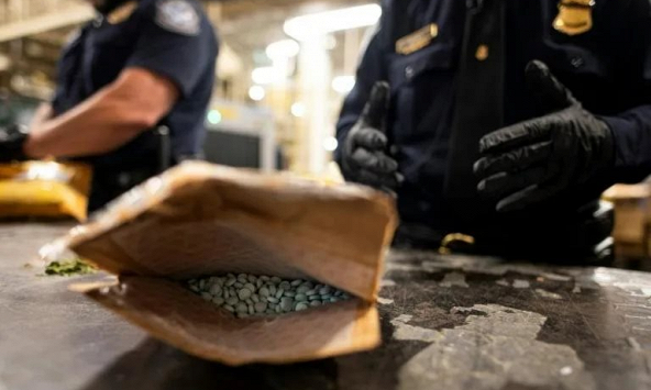 Mỹ trừng phạt các công ty sản xuất thuốc giảm đau của Trung Quốc