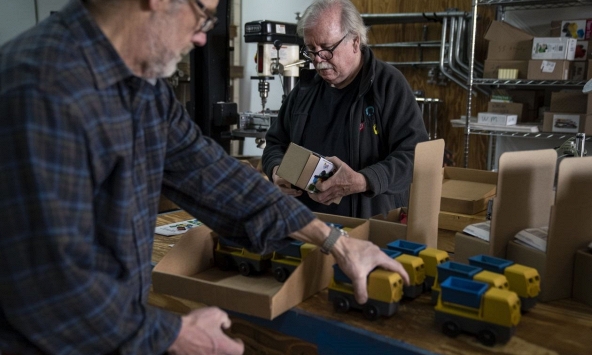 Chuỗi cung ứng toàn cầu hỗn loạn trước mùa mua sắm cuối năm