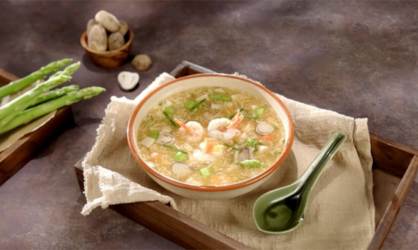 Món ngon mỗi ngày: Súp tôm măng tây vị lẩu Thái
