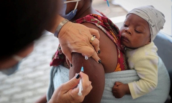 Nghiên cứu ở Anh và Nam Phi cho thấy biến thể Omicron có thể ít nguy hiểm hơn