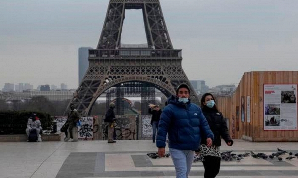 Lần đầu tiên Pháp ghi nhận ​​hơn 100.000 ca nhiễm COVID-19 trong một ngày 