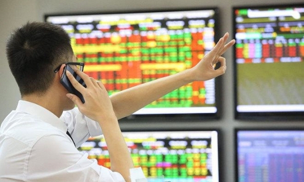 UBCKNN phát cảnh báo hiện tượng lợi dụng nhóm chat Zalo, Facebook để 'lùa gà' 