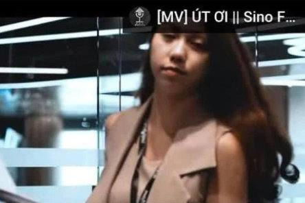 'Dì ghẻ' bạo hành bé gái 8 tuổi từng đóng MV, dân mạng tràn vào đòi report 'bay màu' sản phẩm chục triệu view