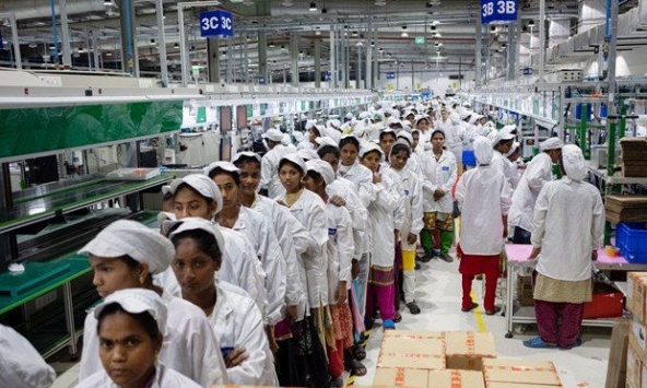 Apple 'bật đèn vàng' với nhà máy lắp ráp iPhone của Foxconn tại Ấn Độ