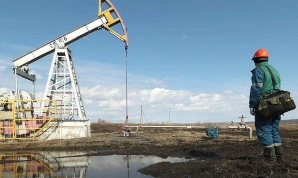 Đồng USD suy yếu đẩy giá dầu đi lên