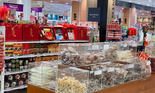 Hàng hóa phục vụ Tết Nguyên đán đã bắt đầu xuất hiện tại thị trường TP.HCM