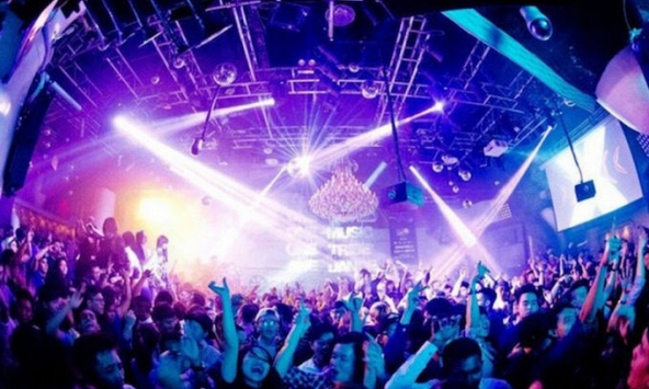 TP.HCM cho phép mở lại quán bar, karaoke, massage từ ngày 10/1