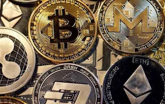 Bitcoin rớt giá 'thê thảm', thị trường tiền ảo chìm trong sắc đỏ