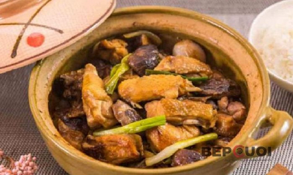 Món ngon mỗi ngày: Gà kho nấm