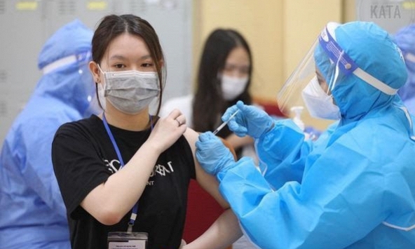 Cả nước có thêm 16.135 ca dương tính COVID-19 trong ngày 12/1, số ca tử vong giảm