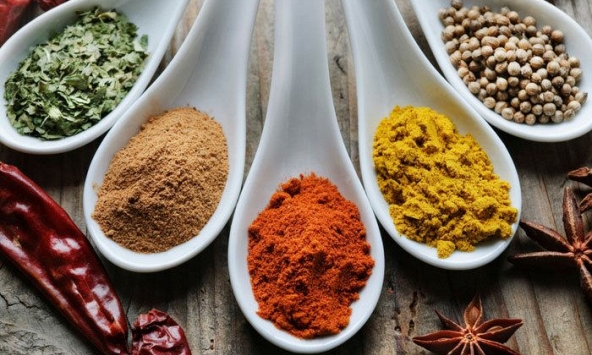 Giá tiêu cuối tuần lao dốc