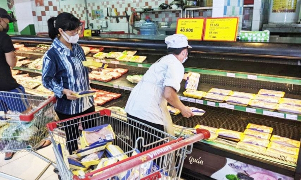 Siêu thị giảm giá sâu vào cuối năm