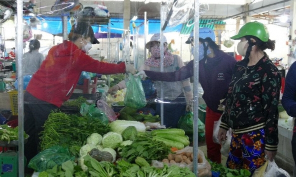 Lượng hàng hóa về TP.HCM bắt đầu tăng mạnh