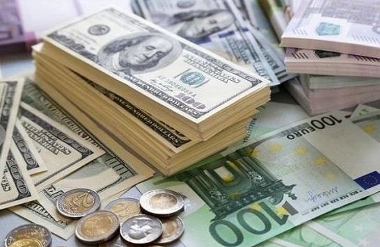 Đồng USD tiếp tục tăng cao 