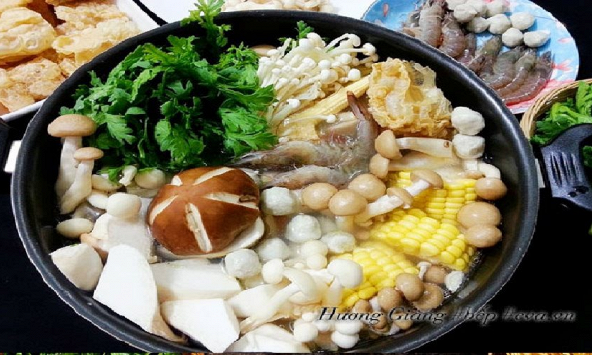 Món ngon mỗi ngày: Lẩu nấm tiềm củ quả
