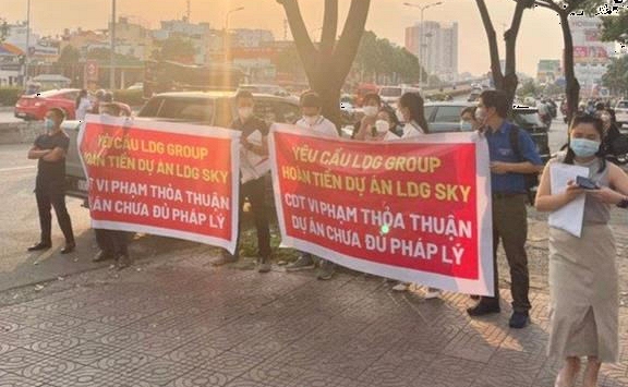 Cuối năm đi đòi nhà