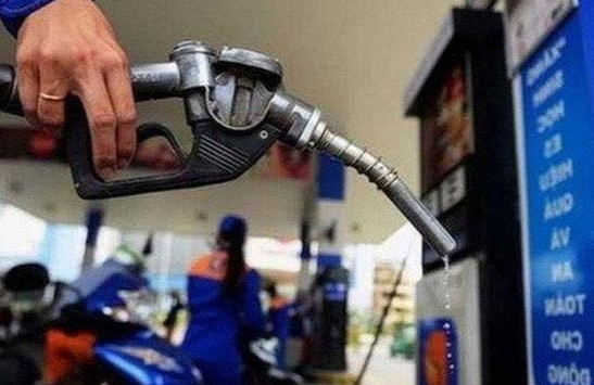 Xăng RON 95 tiếp tục tăng thêm gần 500 đồng/lít