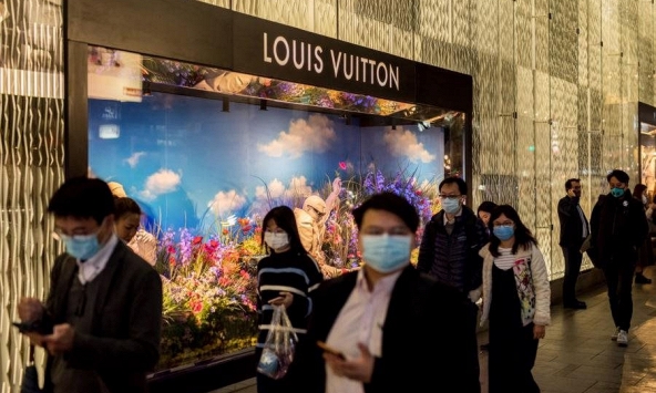 Người Trung Quốc chi gần 73,6 tỷ USD mua hàng xa xỉ giữa đại dịch