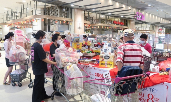 Nhiều siêu thị tăng khuyến mãi và giờ mở cửa phục vụ 