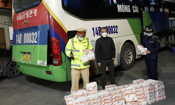 Liên tục phát hiện thuốc, kit test COVID-19 trôi nổi